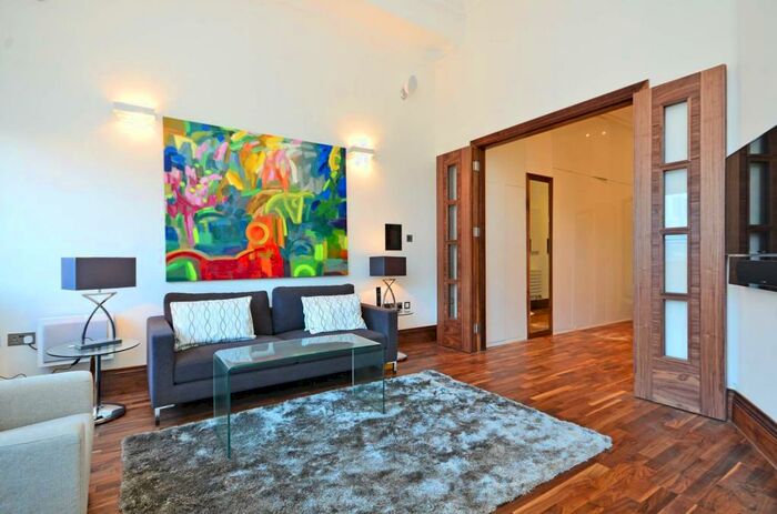 2 Bedroom Flat To Rent In Baker Street, Marylebone, London, NW1