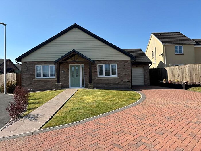 3 Bedroom Detached Bungalow For Sale In Llys Tirnant, Tycroes, Ammanford, Carmarthenshire., SA18
