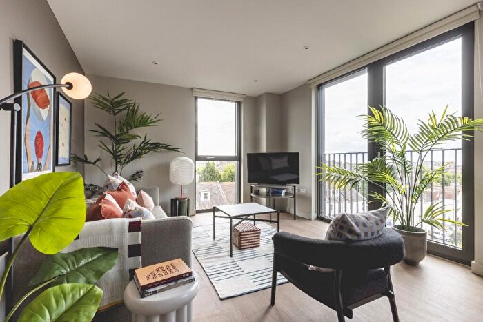 2 Bedroom Apartment To Rent In Apartment, Hove Gardens, Ethel Street, Hove, East Sussex, BN3