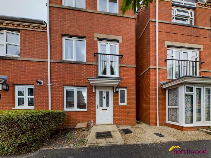 4 Bedroom Terraced House To Rent In Alma Road, Banbury, OX16