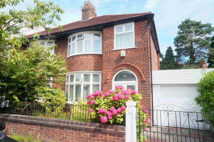 3 Bedroom Semi-Detached House To Rent In Westholme Road, Didsbury, M20