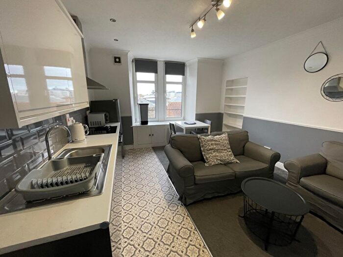 2 Bedroom Flat To Rent In Peddie Street, Dundee, DD1