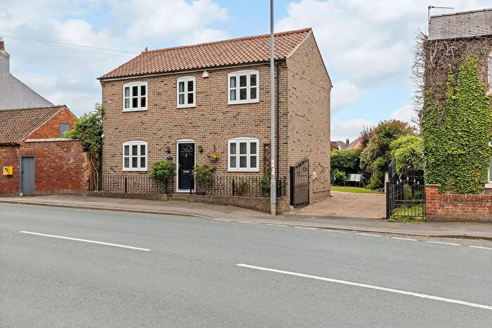 3 Bedroom Detached House For Sale In Cowick Road, Snaith, Goole, Yorkshire, DN14