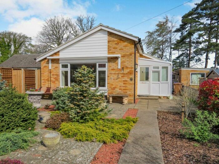 2 Bedroom Detached Bungalow For Sale In Oaklands Drive, Brandon, IP27