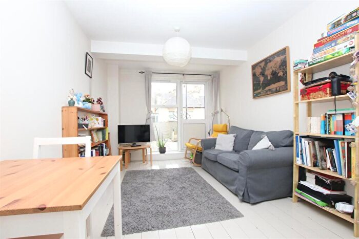 1 Bedroom Flat To Rent In Lampards Buildings, Bath, BA1