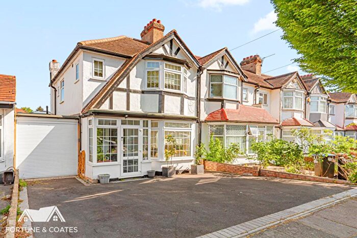 3 Bedroom End Of Terrace House For Sale In Huxley Road, London, N18