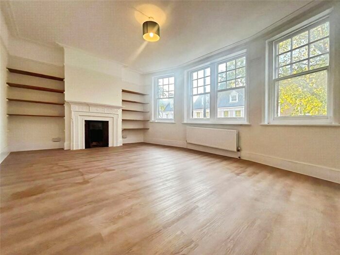 2 Bedroom Flat To Rent In High Street, Teddington, TW11