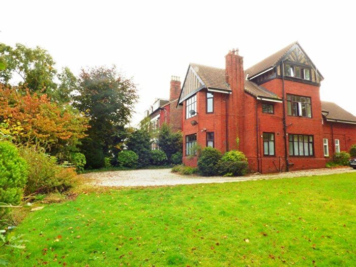 2 Bedroom Flat To Rent In Storeton Road, Birkenhead, Wirral, Merseyside, CH42