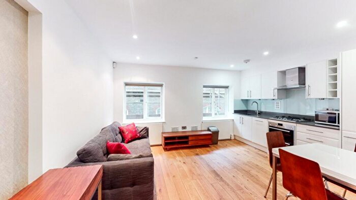 Apartment To Rent In Eagle Court, EC1M