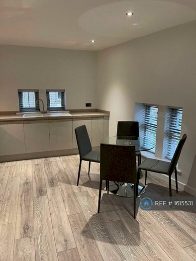 2 Bedroom Flat To Rent In The Old Cornmill, Horsforth, Leeds, LS18