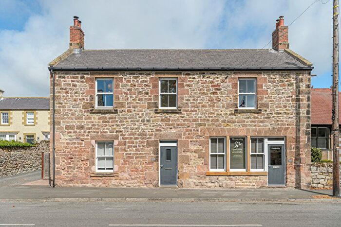 4 Bedroom Link Detached House For Sale In Main Street, North Sunderland, Seahouses, Northumberland, NE68