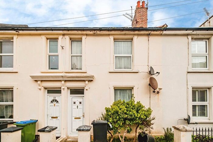 3 Bedroom Terraced House For Sale In River Road, Littlehampton, BN17