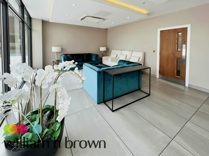 2 Bedroom Flat To Rent In Victoria Avenue, Southend-On-Sea, SS2