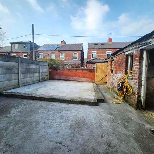 1 Bedroom House To Rent In Clitheroe Road, Manchester, M13