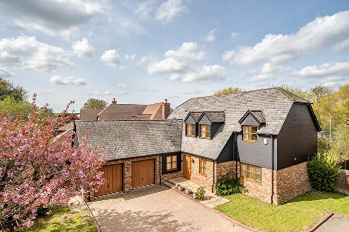 5 Bedroom Detached House For Sale In High Road, Broom, Biggleswade, SG18