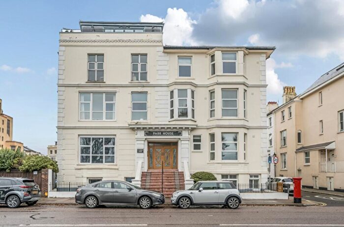 2 Bedroom Flat To Rent In Clarence Parade, Southsea, PO5