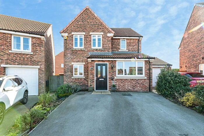 3 Bedroom Detached House For Sale In Heather Drive, Pontefract, WF8