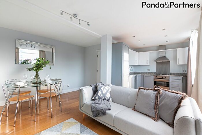 2 Bedroom Flat To Rent In Great James Street, London, WC1N