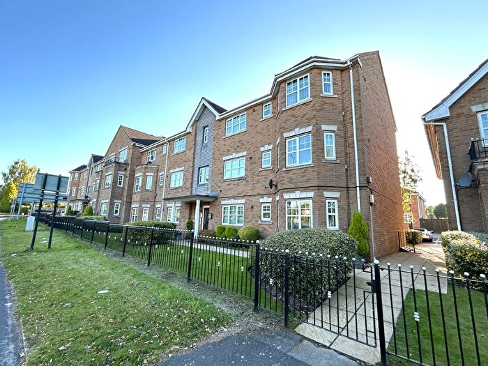 2 Bedroom Flat To Rent In Foley Court, Streetly, Sutton Coldfield, West Midlands, B74