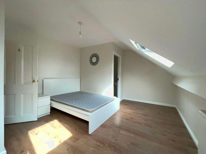 2 Bedroom Flat To Rent In Crookesmoor Road, Sheffield, S10