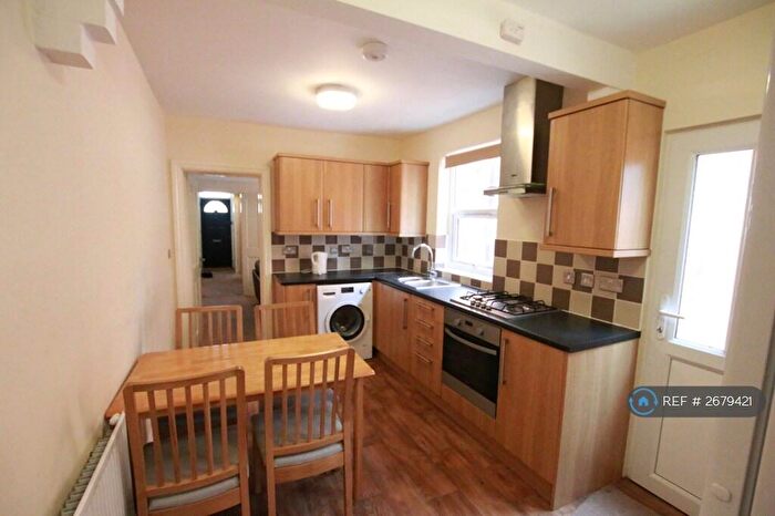 4 Bedroom Terraced House To Rent In Grange Avenue, Reading, RG6