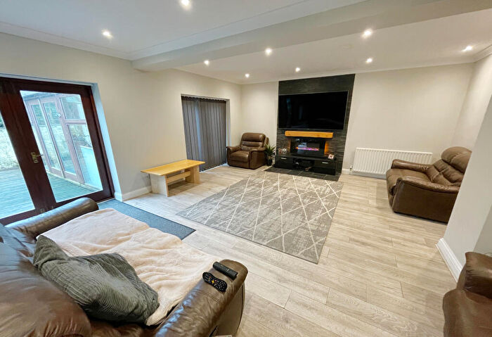 3 Bedroom Detached House For Sale In Ringwood Road, Bournemouth, Dorset, BH11