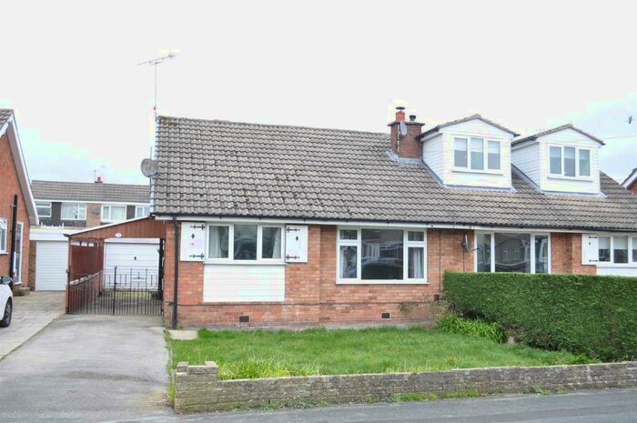 2 Bedroom House To Rent In Hardwick Drive, Macclesfield, Cheshire, SK11