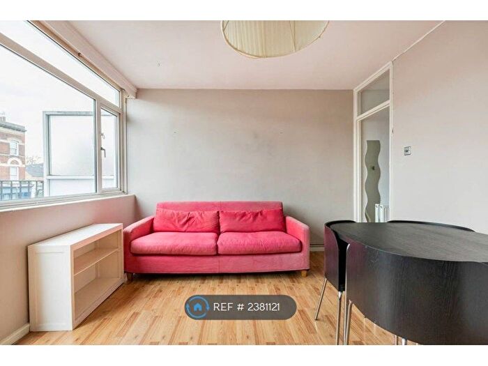 1 Bedroom Property To Rent In Fowler House, London, SW8
