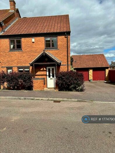 3 Bedroom Semi-Detached House To Rent In Gainsborough Close, Grange Farm, Milton Keynes, MK8