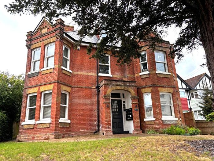 2 Bedroom Flat To Rent In Whitstable Road, Canterbury, Kent, CT2