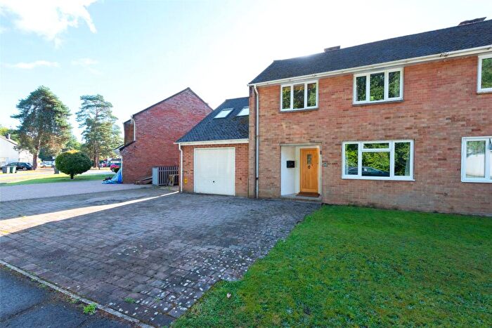 4 Bedroom Semi-Detached House For Sale In Long Grove, Baughurst, Tadley, Hampshire, RG26