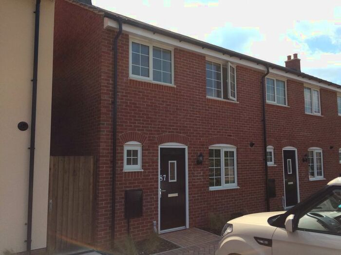 3 Bedroom End Of Terrace House To Rent In Sansome Drive, Hinckley, LE10