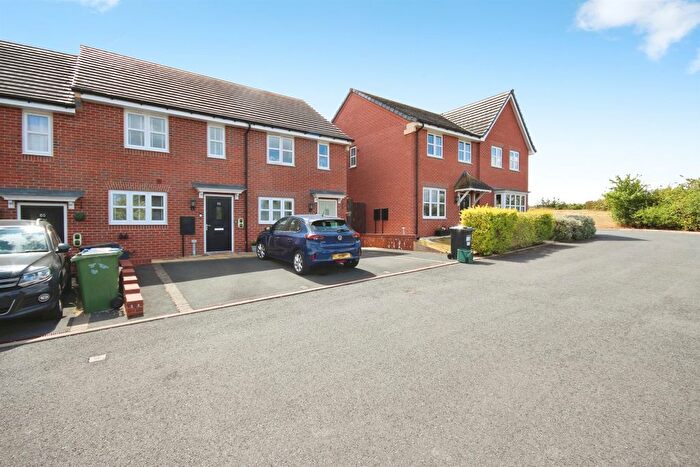 2 Bedroom Terraced House For Sale In Yardley Way, Bishops Tachbrook, Leamington Spa, CV33