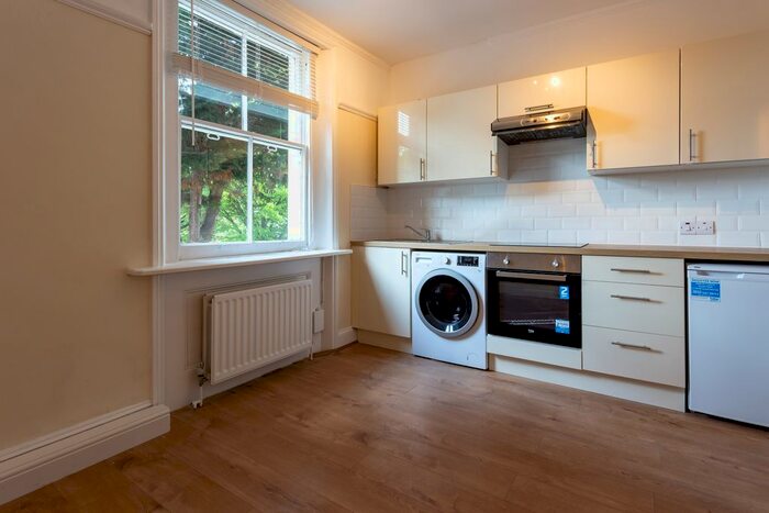 Studio To Rent In Mount Avenue, London, W5