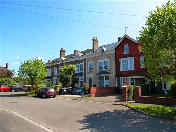 Studio To Rent In Kilkenny Avenue, Taunton, TA2