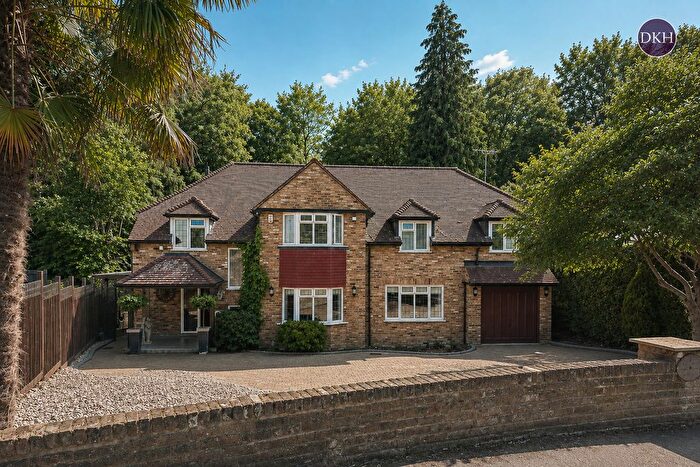 5 Bedroom Detached House For Sale In Chestnut Avenue, Rickmansworth, Hertfordshire, WD3