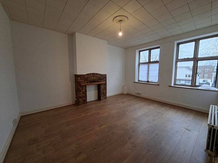 5 Bedroom Maisonette To Rent In Aylmer Parade, London, N2