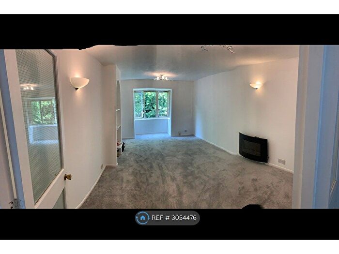 2 Bedroom Flat To Rent In Harp Island Close, London, NW10