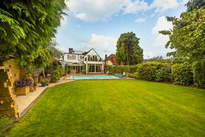 4 Bedroom Detached House To Rent In Scotts Avenue, Sunbury-On-Thames, Surrey, TW16