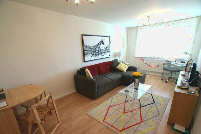 1 Bedroom Flat To Rent In Bolingbroke Grove London, SW11