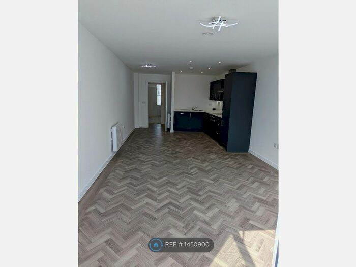 2 Bedroom Flat To Rent In Carriage House, Bishop's Stortford, CM23