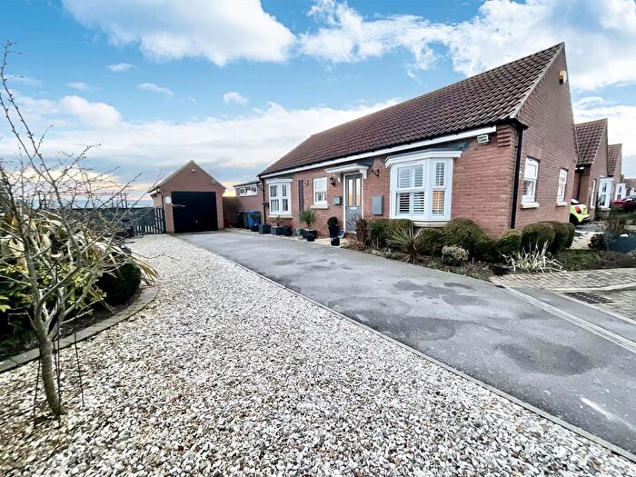 2 Bedroom Detached Bungalow For Sale In Fieldside Close, Cayton, YO11