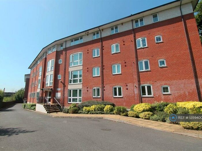 2 Bedroom Flat To Rent In North Drive, Hatfield, AL9