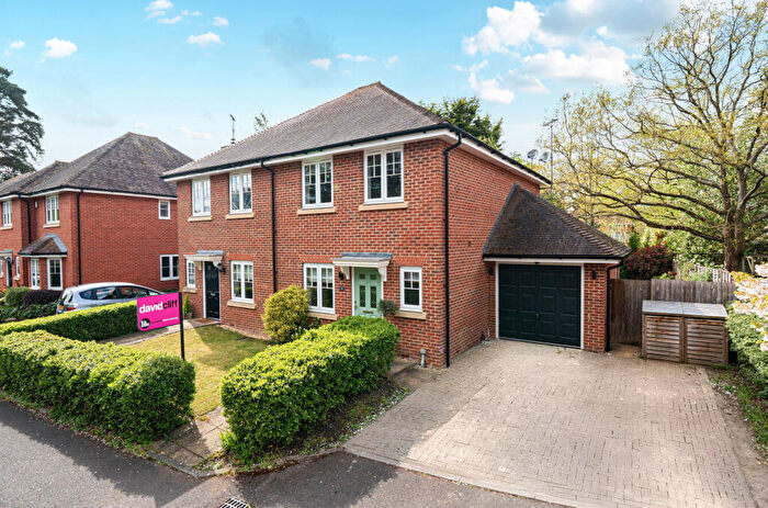 3 Bedroom Semi Detached House For Sale In Denby Close, Wokingham, Berkshire, RG41