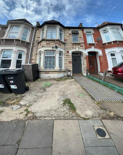 2 Bedroom Terraced House To Rent In Elmstead Road, Seven Kings, IG3