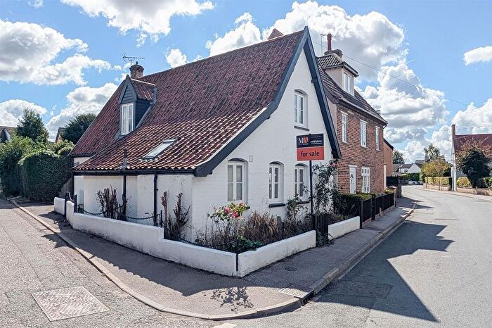 2 Bedroom Cottage For Sale In North Street, Burwell, Cambridge, CB25