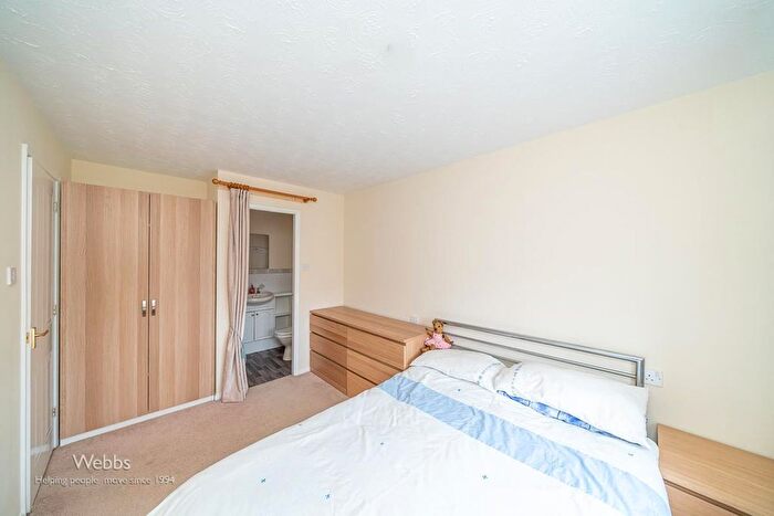 3 Bedroom Detached House For Sale In Wood Common Grange, Pelsall, Walsall, WS3