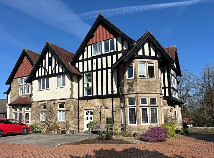 2 Bedroom Flat For Sale In Temple Road, Buxton, Derbyshire, SK17