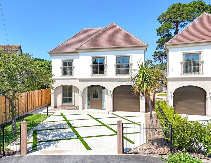 4 Bedroom Detached House For Sale In East Cliff Way, Friars Cliff, Christchurch, BH23
