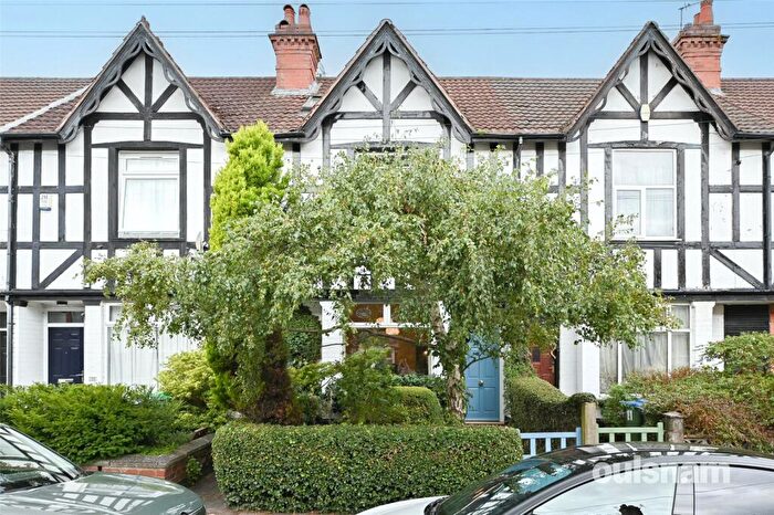 3 Bedroom Terraced House For Sale In Lightwoods Road, Bearwood, West Midlands, B67